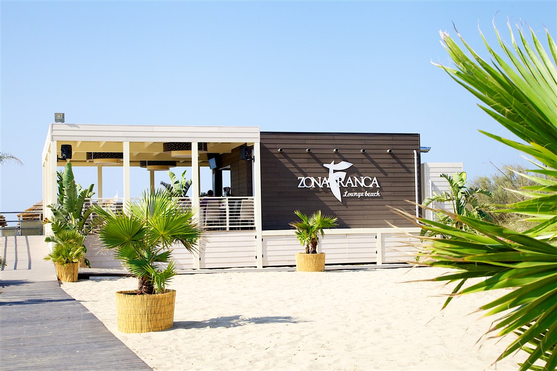 Zona Franca LOUNGE BEACH